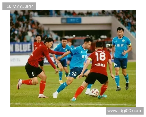 南京足球队荣登全国足球团队协作排行榜第二名展现团队精神与实力