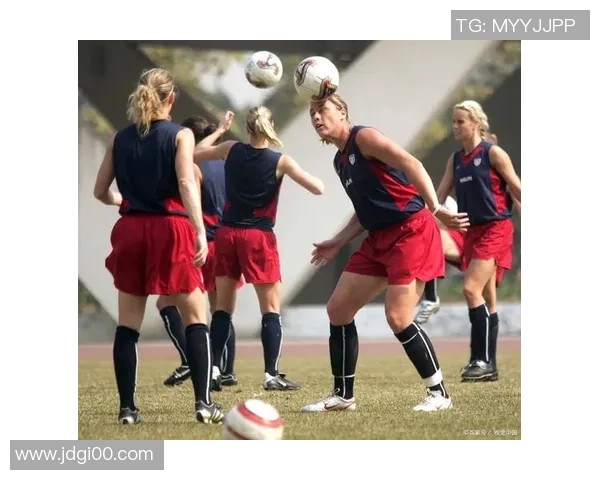 无球过人技巧独特的足球明星们如何在赛场上展现非凡魅力与智慧 无球过人技巧独特的足球明星们如何在赛场上展现非凡魅力与智慧